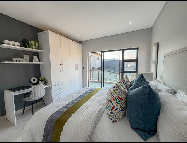 4 BEDROOM FREEHOLD FOR SALE IN FOUNTAINBROOK ESTATE